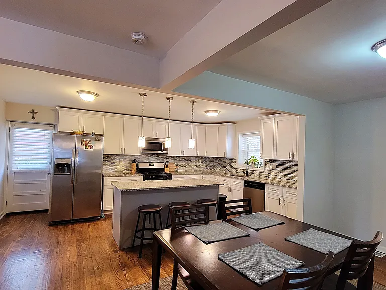 3010 Santa Monica Dr — Photo 5