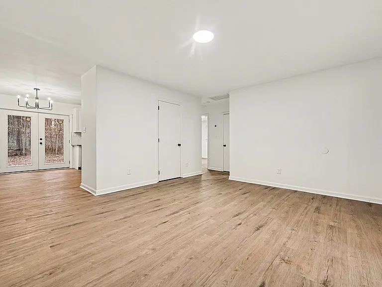 5003 Lakecrest Dr — Photo 6