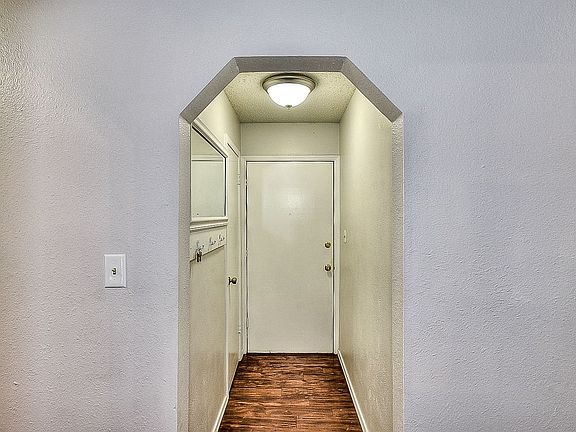 5th image of 1514 Silver Creek Cir