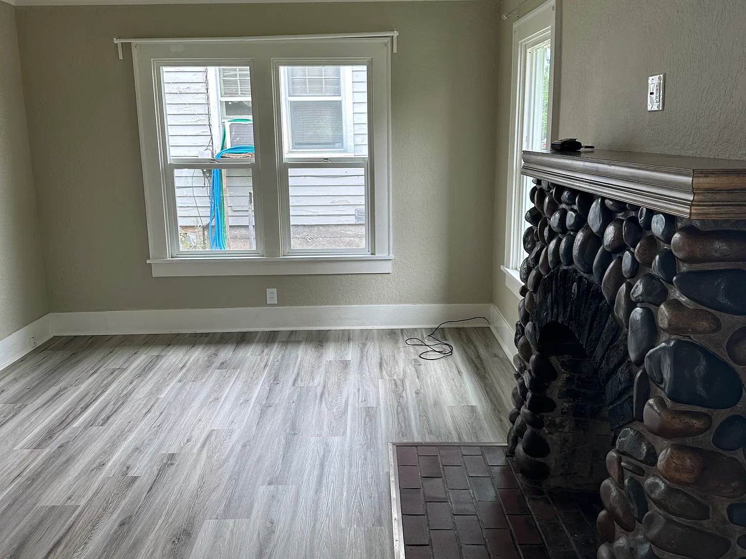 3 bed, 1400 sqft, $2,000 — Photo 3