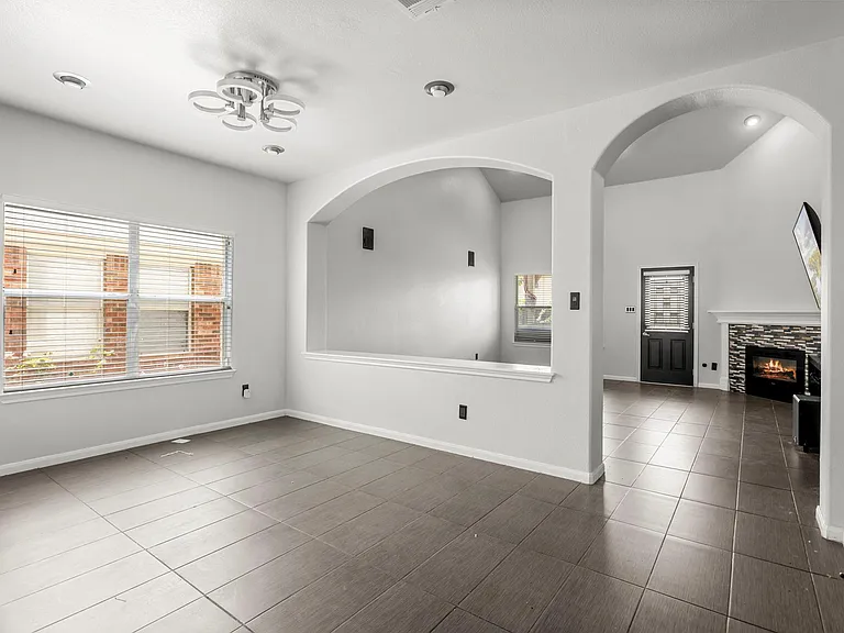 4405 Bandice Ln — Photo 10
