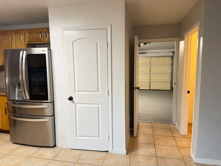 737 Washington Ln — Photo 10