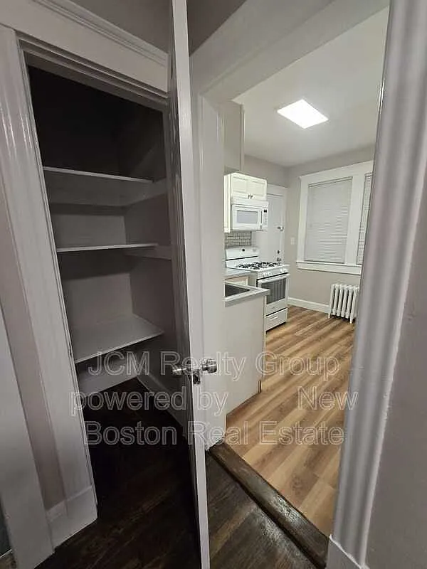2 bed, 1.0 bath, 1000 sqft, $2,250 — Photo 4