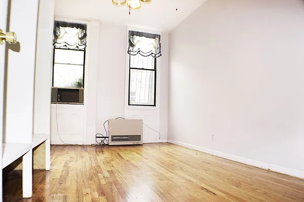 Rented by Nooklyn NYC LLC | media 17