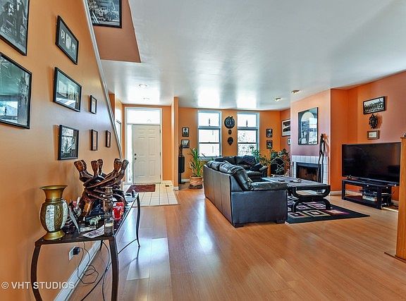 3rd image of 4514 S Oakenwald Ave