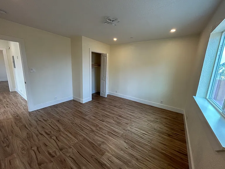 236 Vernon Ave #2 — Photo 11