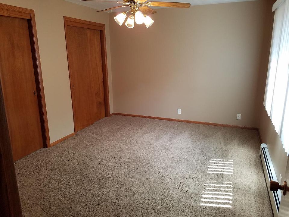 2nd image of 830 S 10th St APT 10