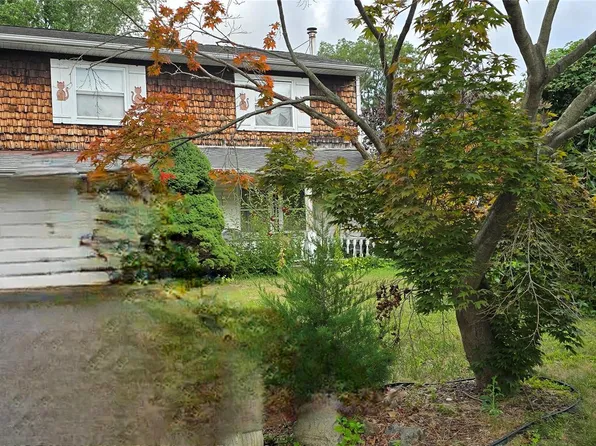 3 BARKLEY Lane, Nesconset, NY 11767