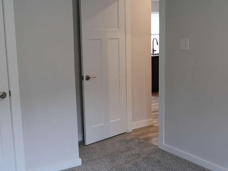 927 Lady Bird Ln — Photo 10