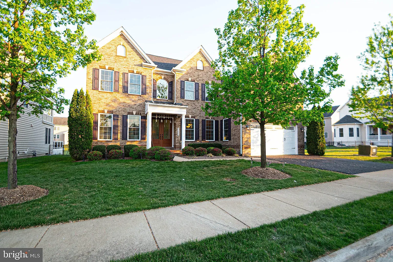6 bed, 5306 sqft, $5,800 — Photo 1