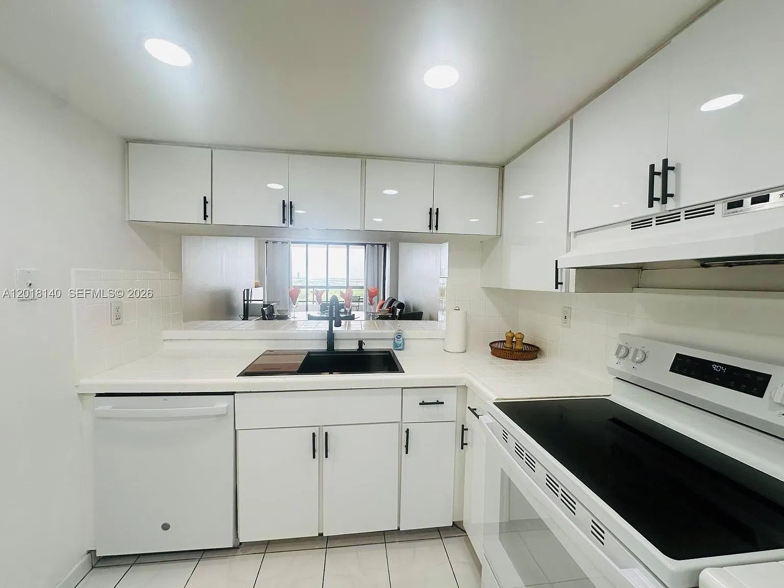 Club Atlantis Condo — Photo 3