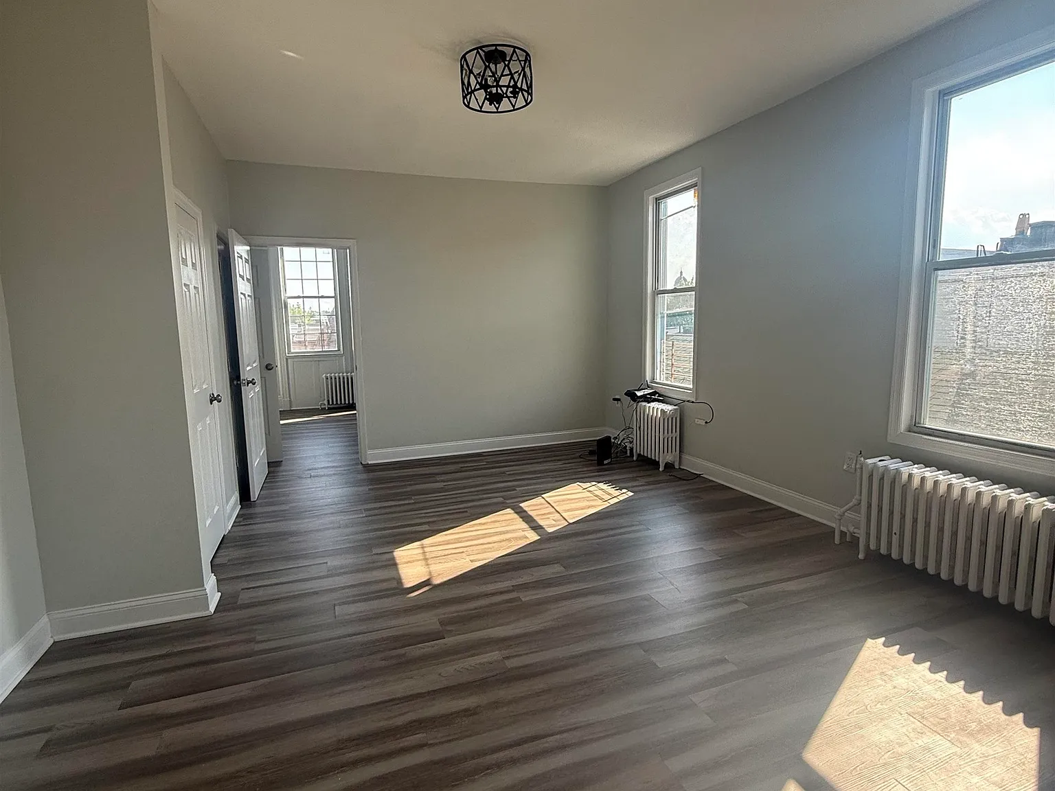 3 bed, 1.0 bath, $2,600 — Photo 2