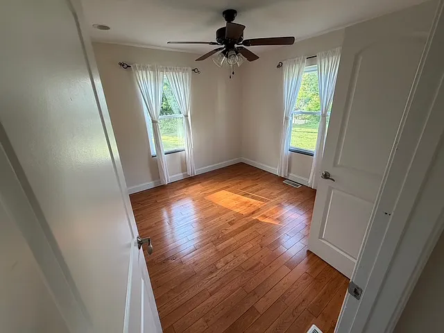 12 Sunnyside Dr — Photo 5