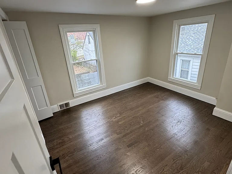 827 Franklin St — Photo 9