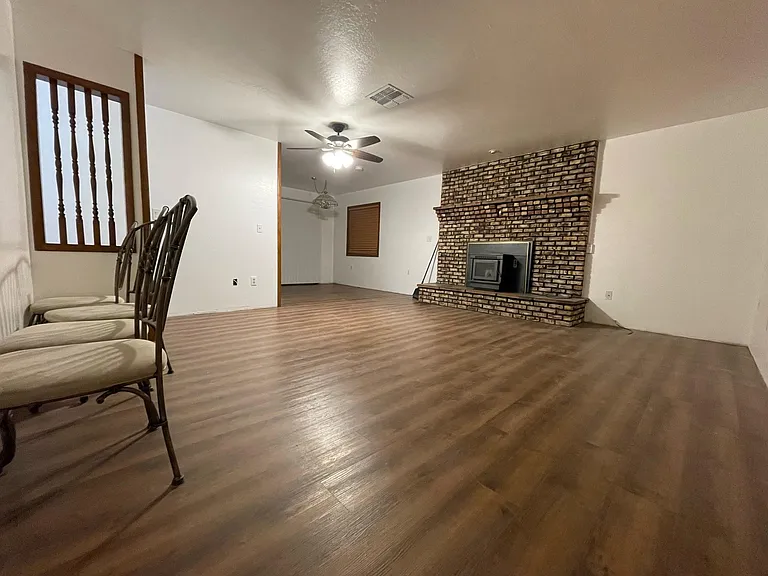 207 N Titel St — Photo 9