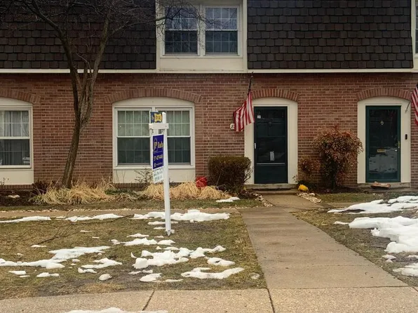 8210 Carrleigh Pkwy #6, Springfield, VA 22152