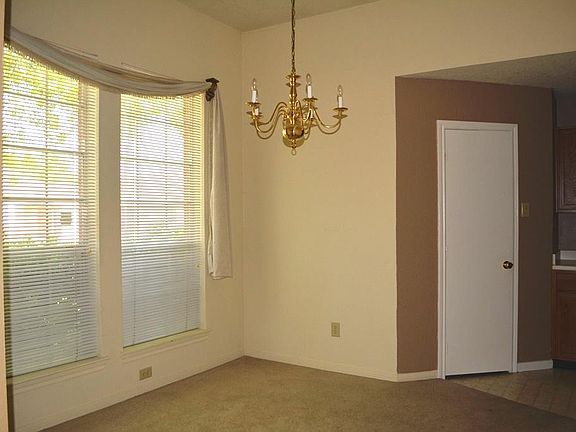 DINING OR STUDY AREA