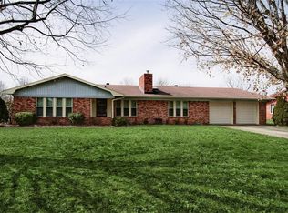 1215 S Paradise Ln, Fayetteville, AR 72701