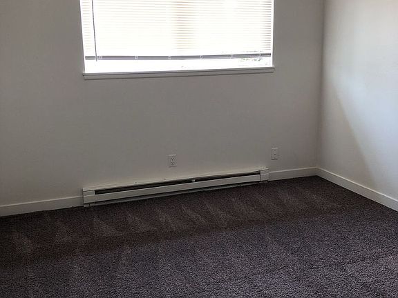 5th image of 1602 B St SE APT 3