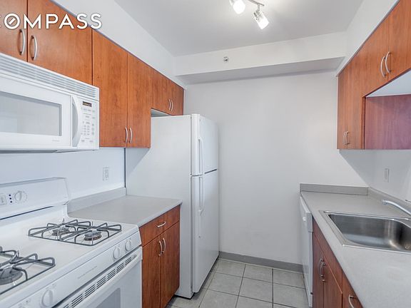 3rd image of 330 W 145th St APT 611