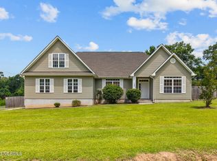 123 Comfort Rd, Richlands, NC 28574