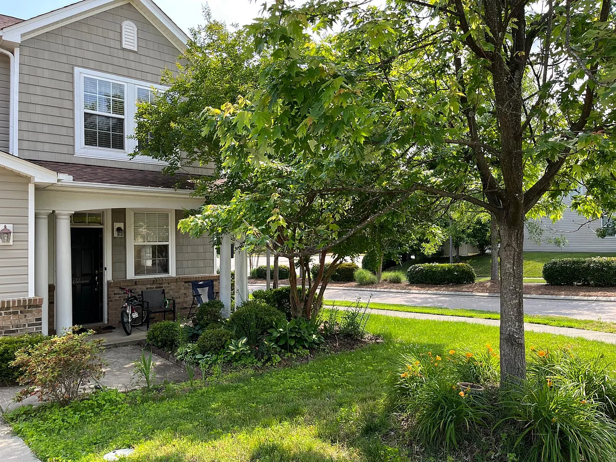 Building Photo - 302 Northlands Dr