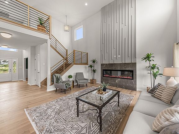 4th image of 7635 Pierce Pl