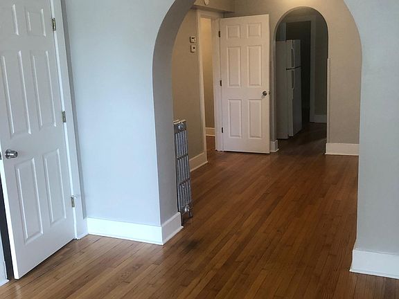 5th image of 2832 W Wellington Ave