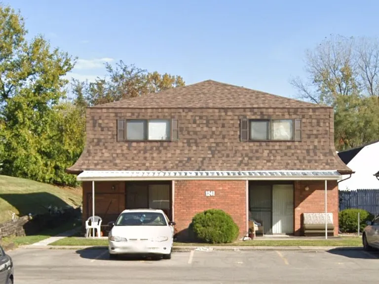 1235 Nadine Dr — Photo 2