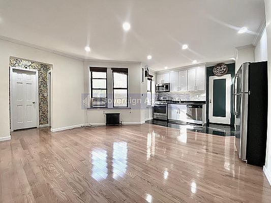 1st image of 850 W 176th St APT 2A