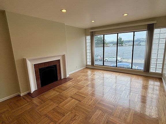 3rd image of 16 Elmwood Dr