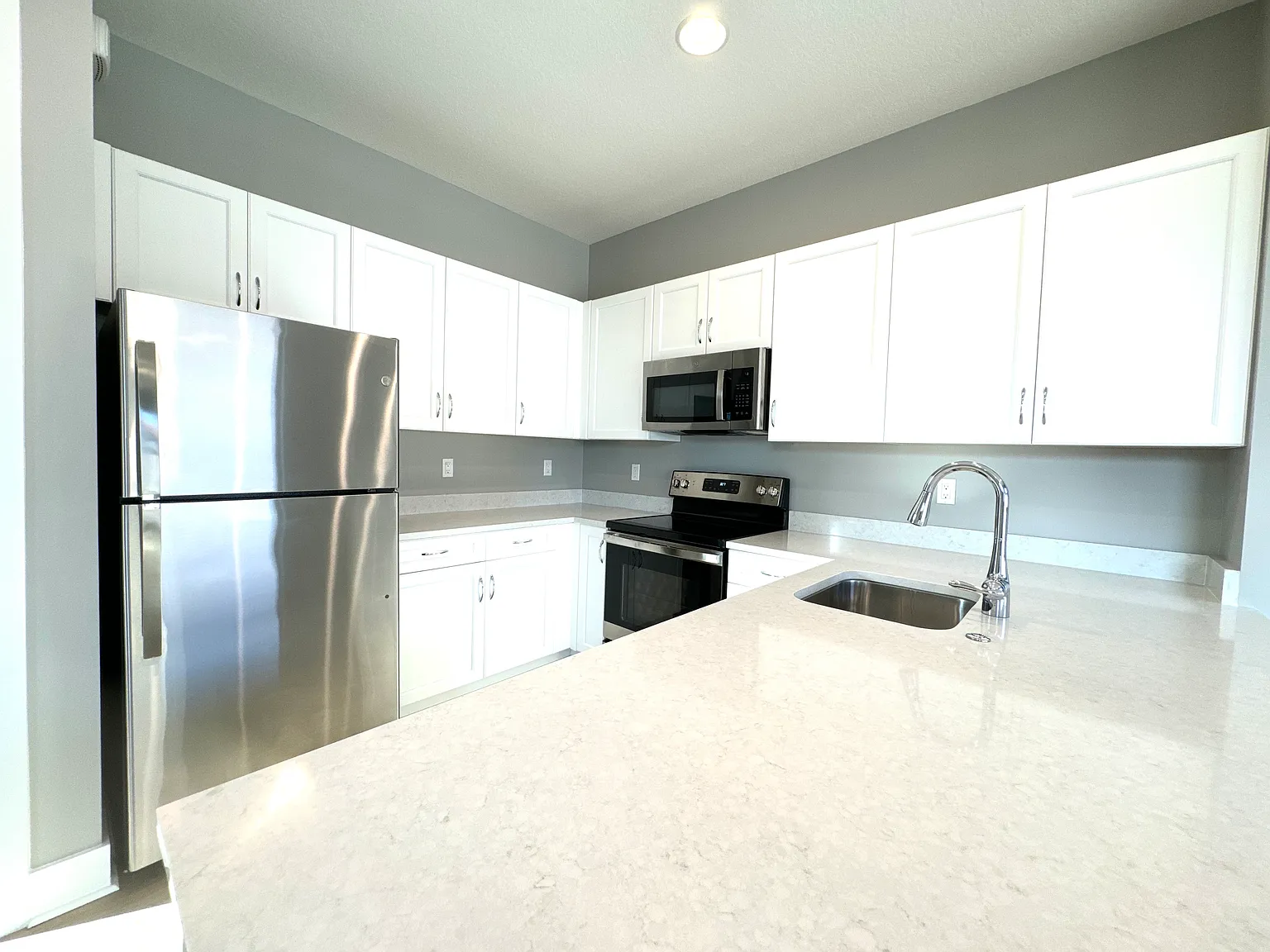 1 bed, 750 sqft, $2,350 — Photo 3
