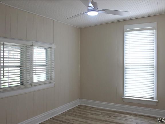 4th image of 205 Georgia St