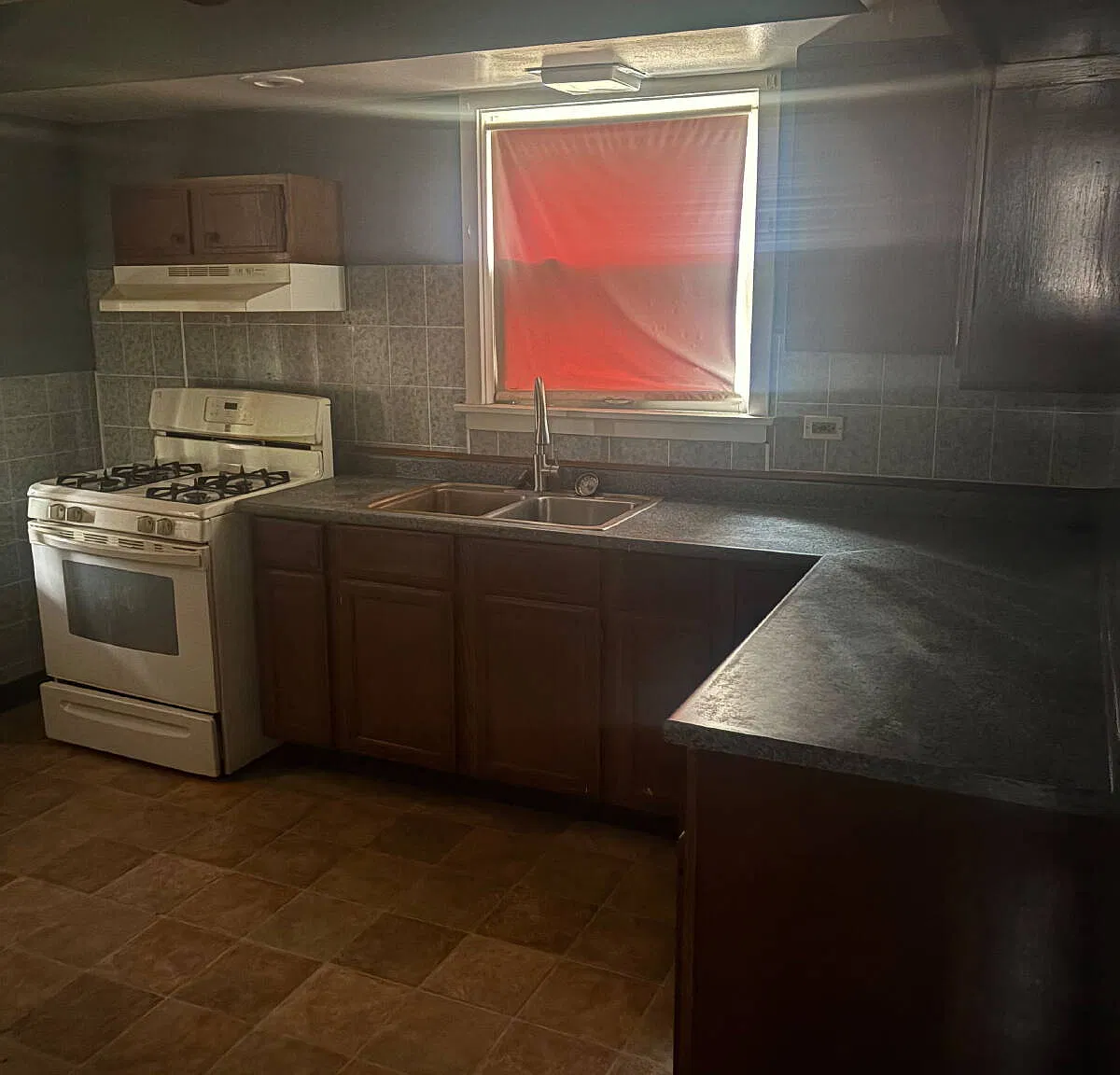 2 bed, 1.0 bath, $1,250 — Photo 2