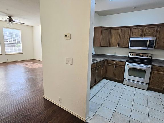 4th image of 501 Jeans Creek Dr