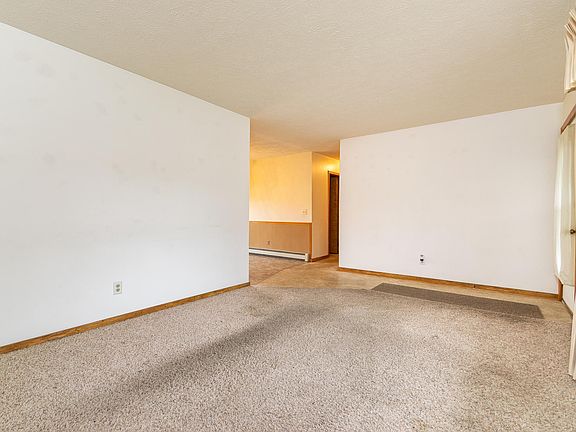4th image of 3926 York View Dr NW