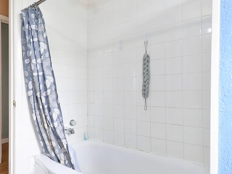 2109 Collins Ave — Photo 11