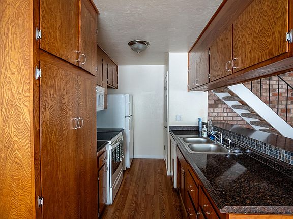 3rd image of 9040 El Cajon Way APT 2