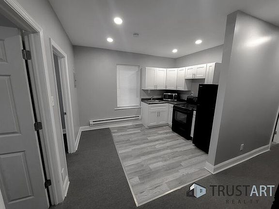2nd image of 4724 Oxford Ave Floor 2