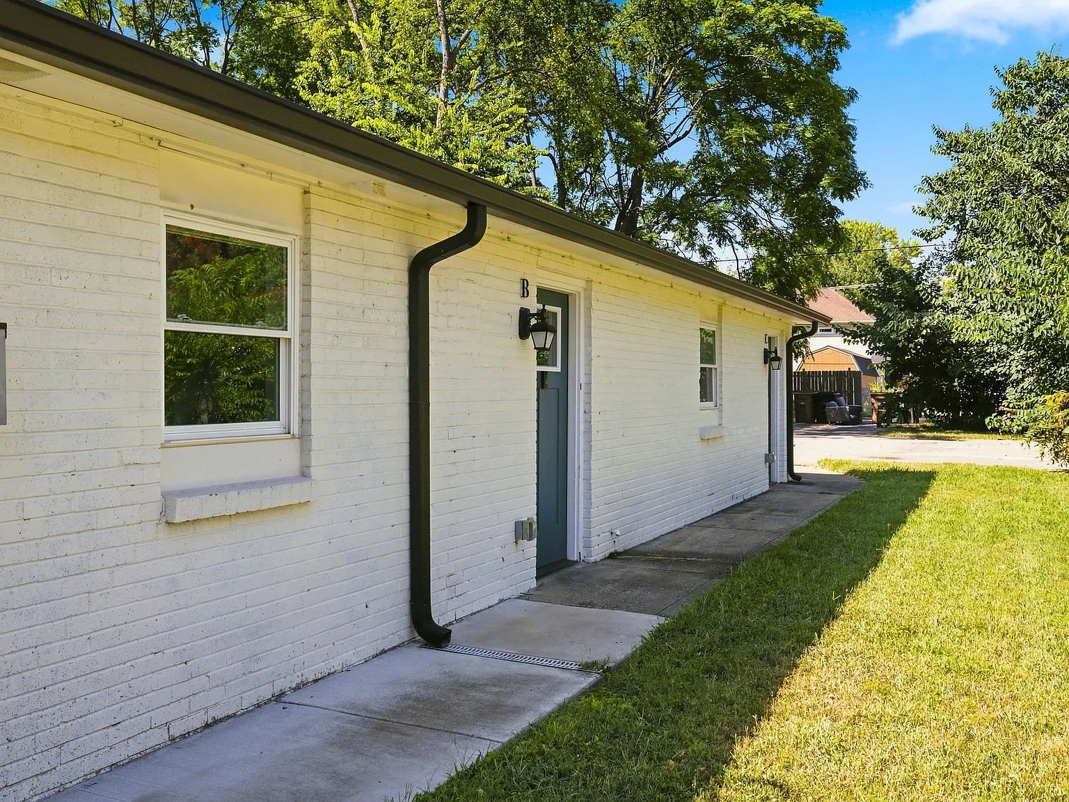 2 bed, 648 sqft, $1,600 — Photo 3