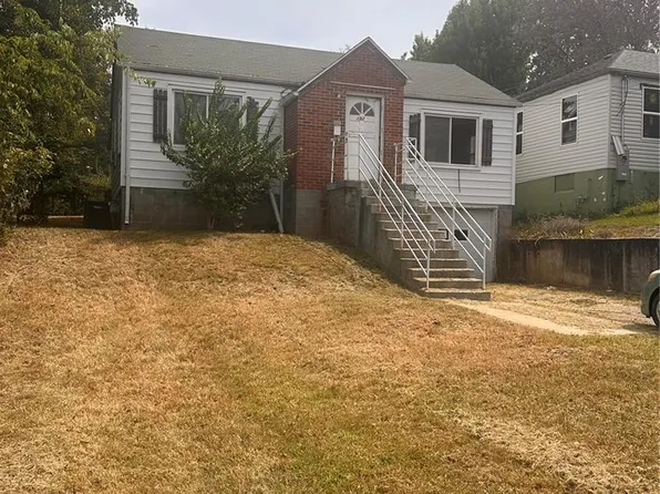 1523 Tanner Bridge Rd, Jefferson City, MO 65101