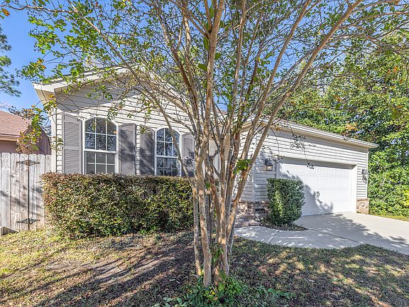 2nd image of 3797 Peachtree Way