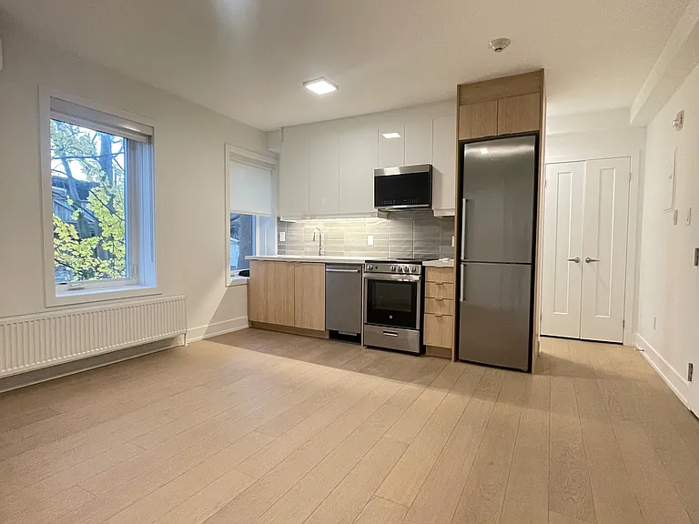 320 Roncesvalles Ave #14 — Photo 1