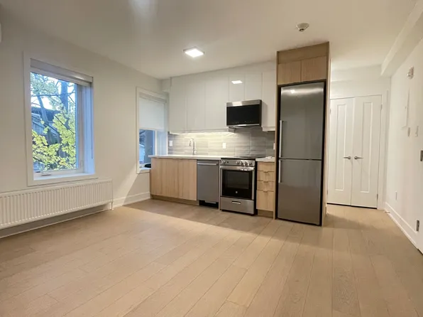 320 Roncesvalles Ave, Toronto, ON