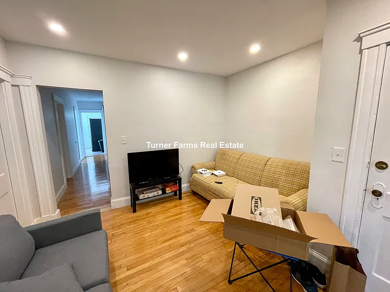 Edison Ave — Photo 6