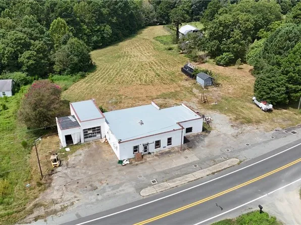1610 State Highway 61, Whitsett, NC 27377