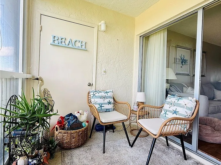 1580 Pine Valley Dr #404 — Photo 4