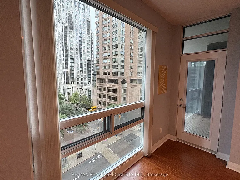 1121 Bay St #703 — Photo 13