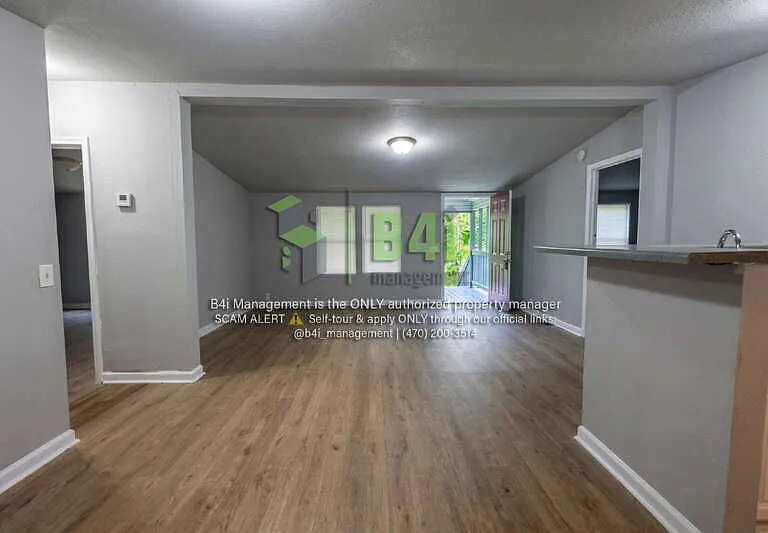 355 Steele Dr — Photo 7