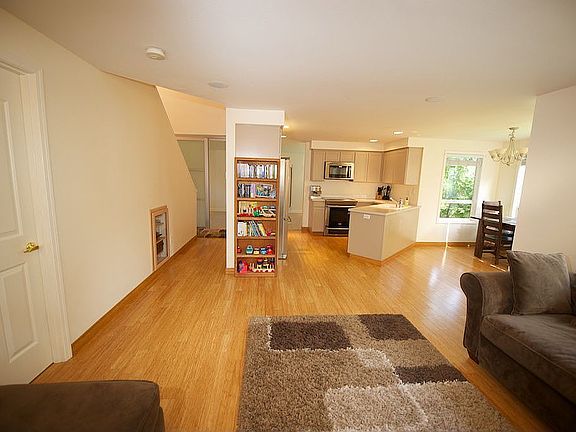 3rd image of 18521 SE 16th Ln
